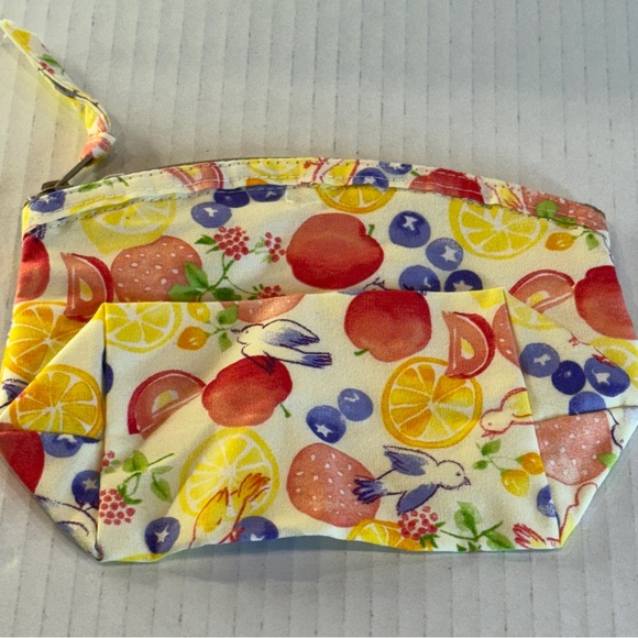 🍓 🆕 Brighton Zippered Fruit & Bird Wristlet Pouch – Fresh & Fun! 🆕 - Picture 3 of 15
